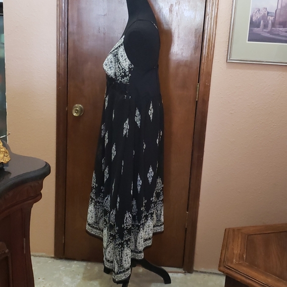 Beautiful Black handkerchief dress w/ sequin - Picture 4 of 8